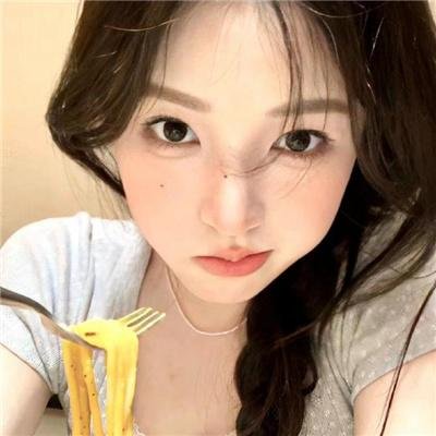 火车上的女孩2021